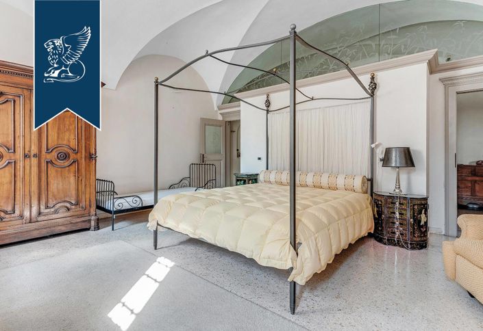 Image No.29-9 Bed Villa for sale