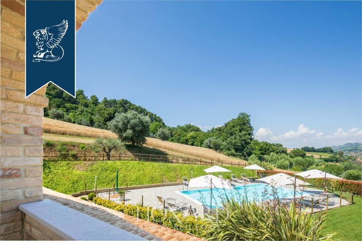 Image No.4-9 Bed Farmhouse for sale