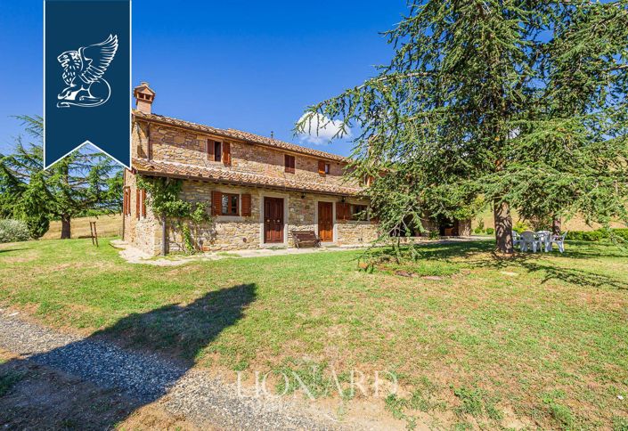 Image No.10-8 Bed Villa for sale