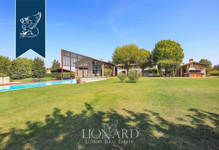 Image No.10-6 Bed Villa for sale