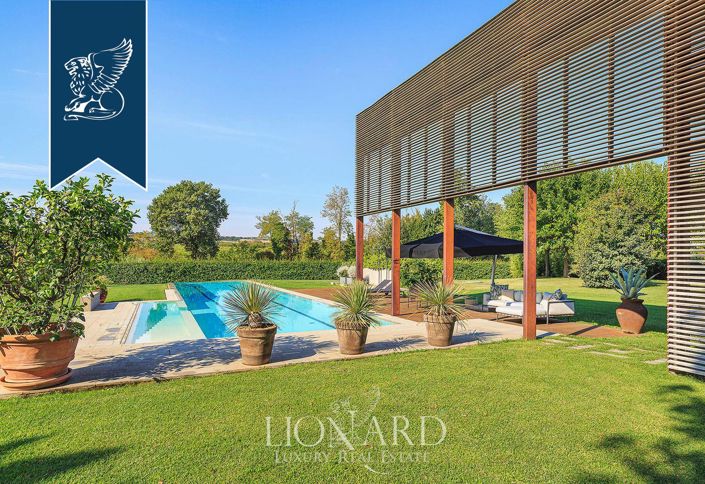 Image No.15-6 Bed Villa for sale