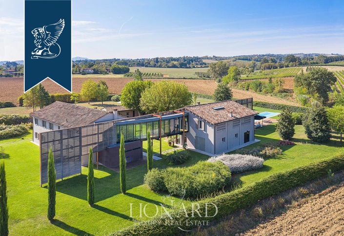 Image No.2-6 Bed Villa for sale