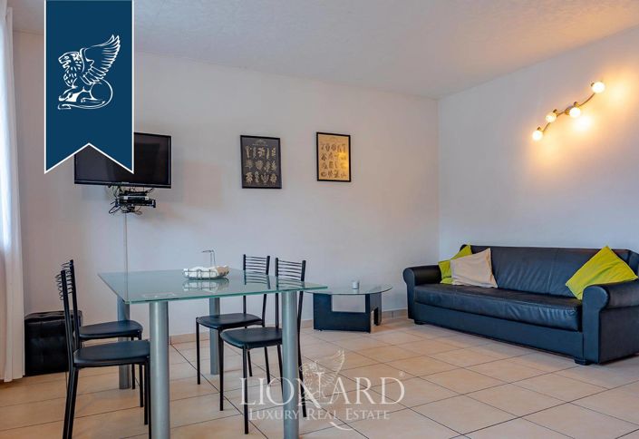 Image No.13-8 Bed Villa for sale