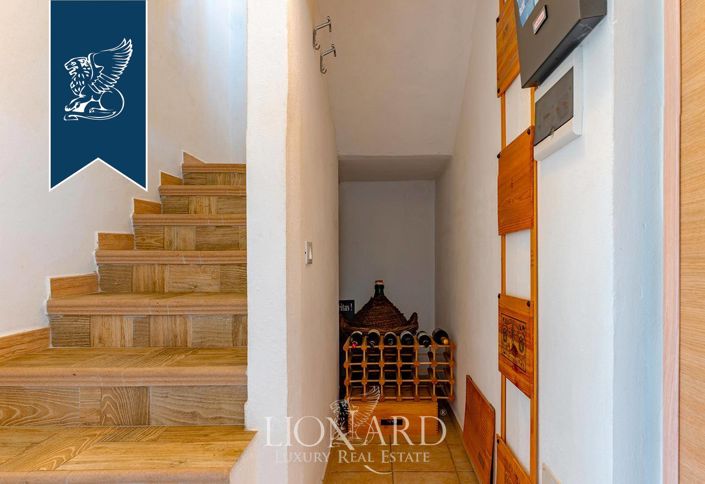 Image No.28-8 Bed Villa for sale