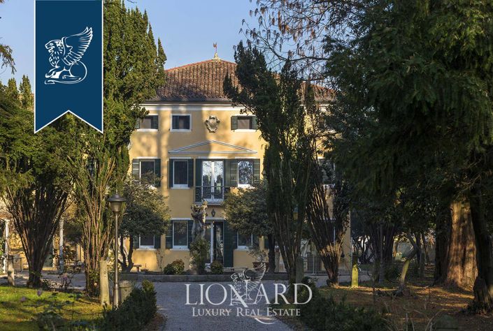 Image No.10-5 Bed Villa for sale