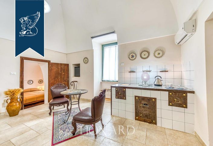 Image No.14-28 Bed Villa for sale