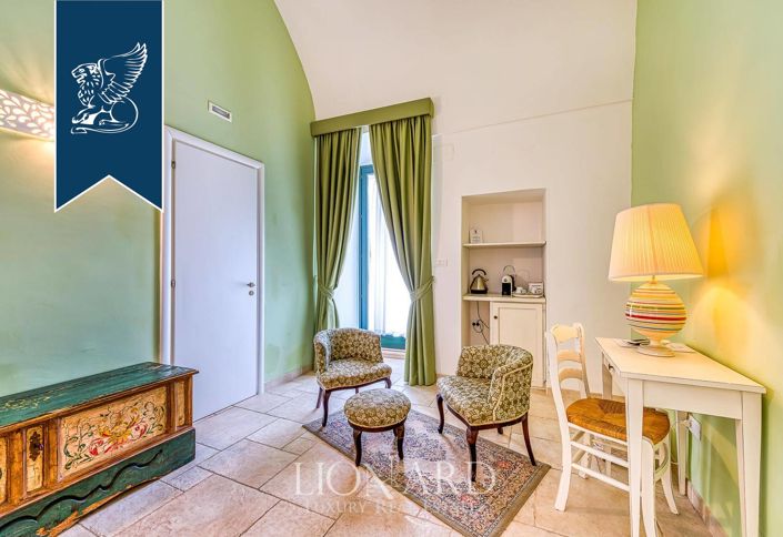 Image No.15-28 Bed Villa for sale