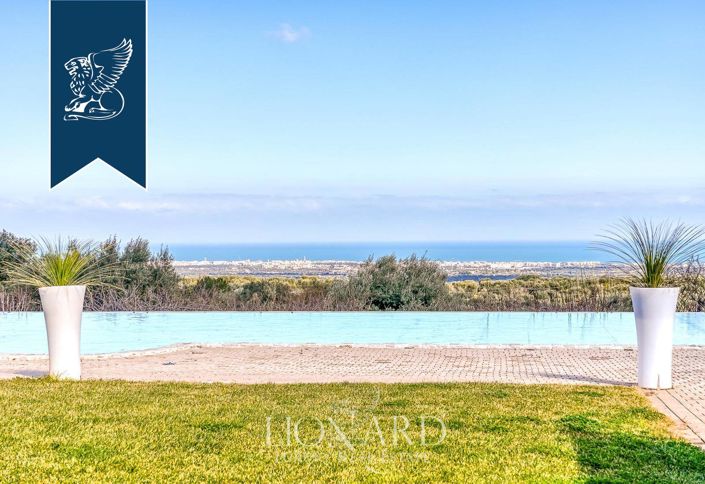 Image No.3-28 Bed Villa for sale