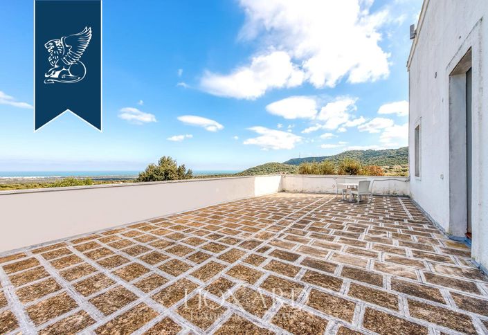 Image No.6-28 Bed Villa for sale