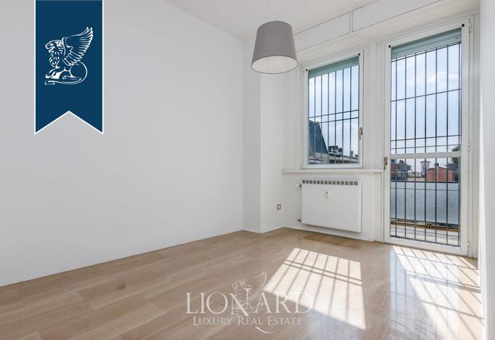 Image No.23-5 Bed Apartment for sale