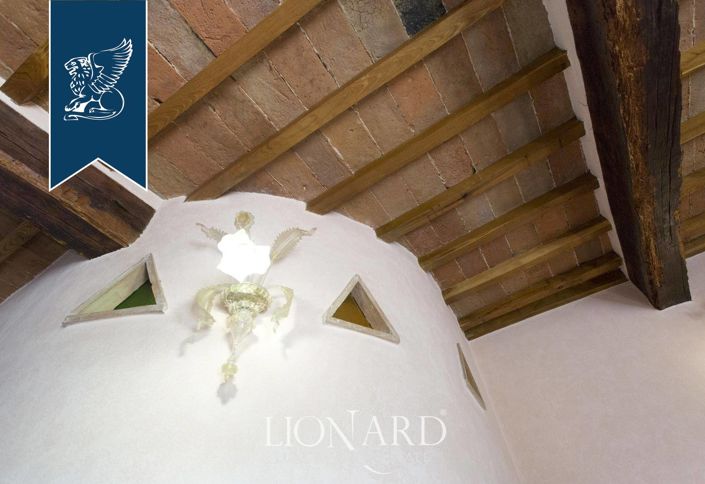 Image No.15-2 Bed Property for sale