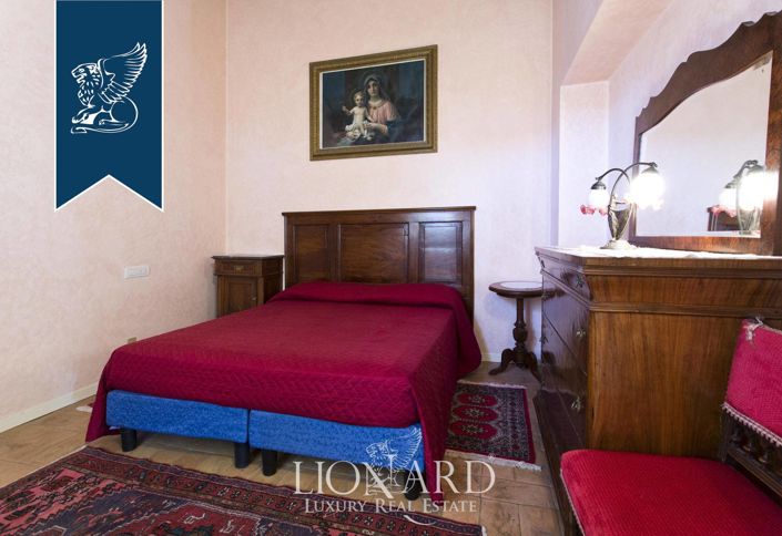 Image No.32-2 Bed Property for sale