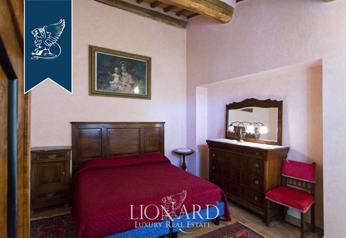 Image No.33-2 Bed Property for sale