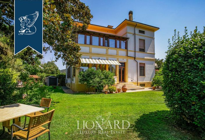 Image No.12-3 Bed Villa for sale