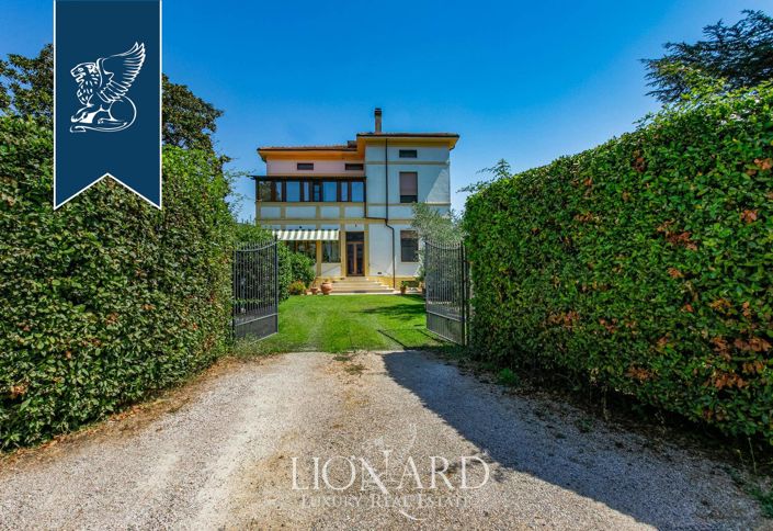 Image No.7-3 Bed Villa for sale