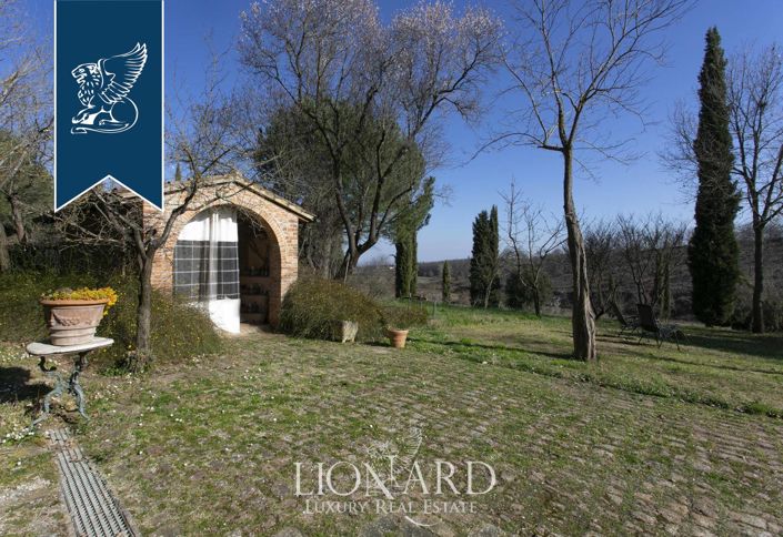 Image No.16-8 Bed Country House for sale