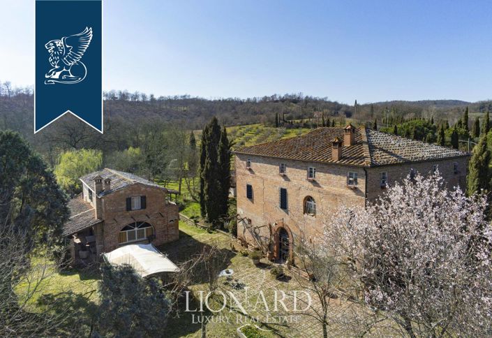 Image No.3-8 Bed Country House for sale