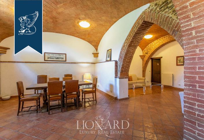 Image No.25-17 Bed Hotel for sale