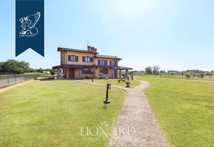 Image No.3-5 Bed Villa for sale