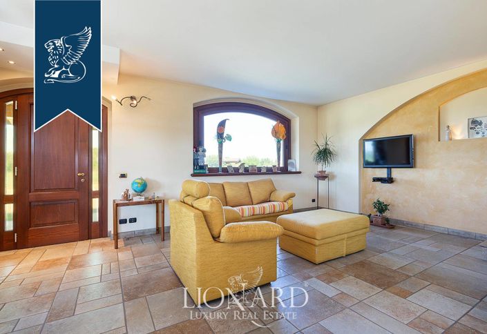 Image No.6-5 Bed Villa for sale