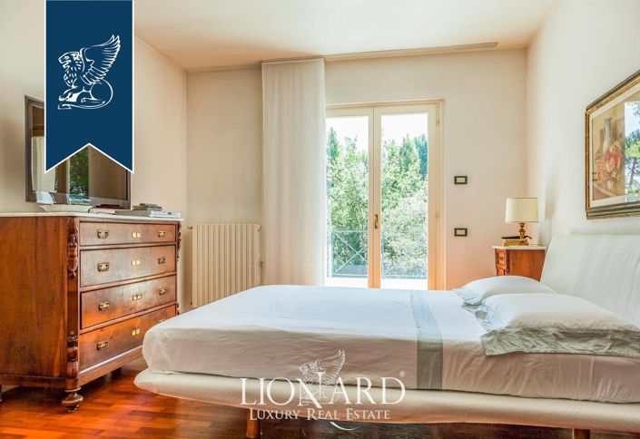 Image No.11-5 Bed Villa for sale