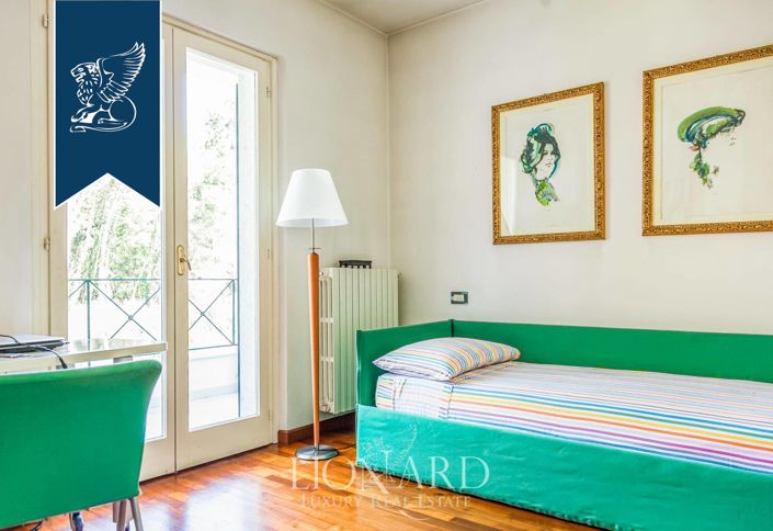 Image No.12-5 Bed Villa for sale