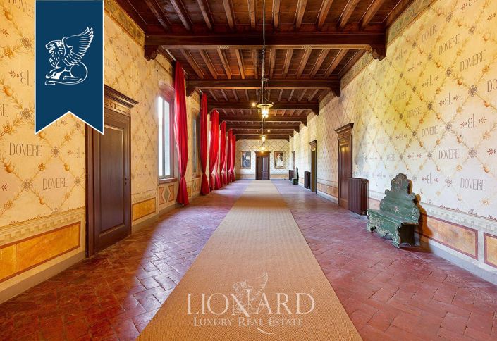 Image No.37-8 Bed Property for sale