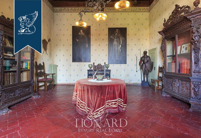 Image No.47-8 Bed Property for sale