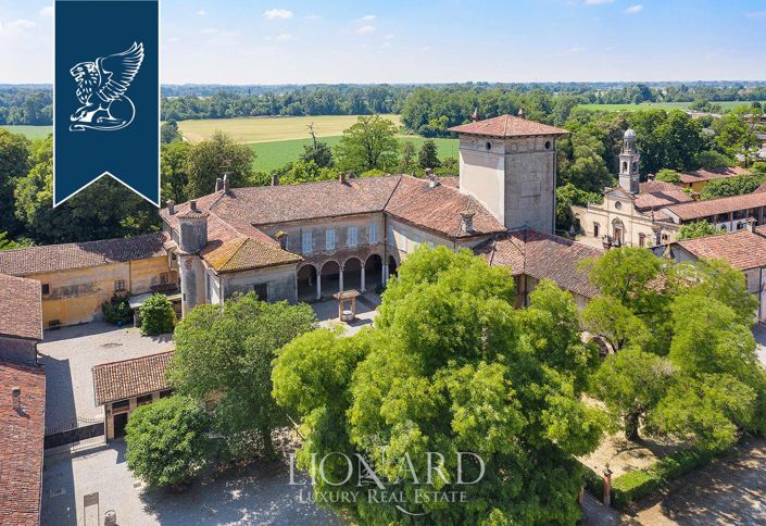 Image No.5-8 Bed Property for sale