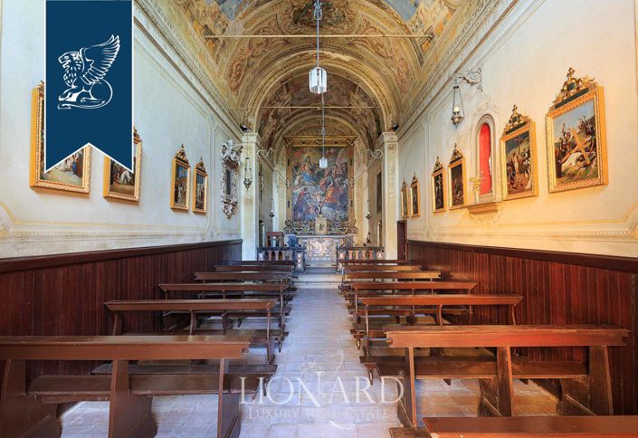 Image No.54-8 Bed Property for sale