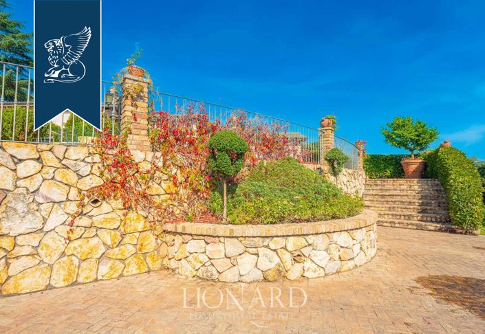 Image No.16-9 Bed Villa for sale