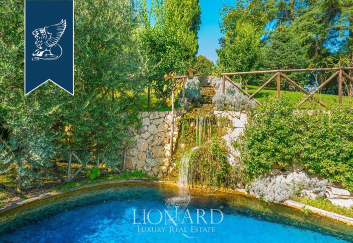 Image No.30-9 Bed Villa for sale