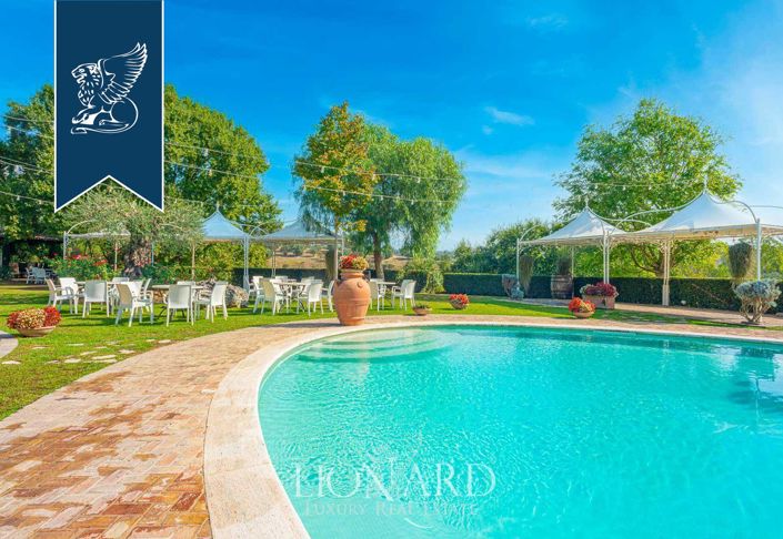 Image No.9-9 Bed Villa for sale