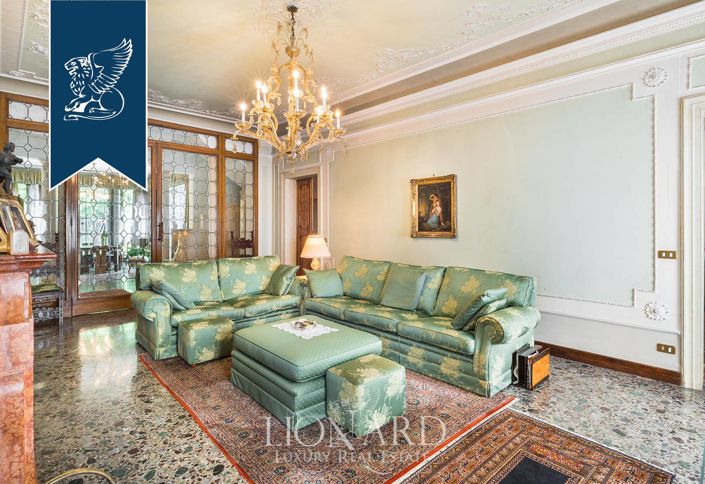 Image No.22-15 Bed Villa for sale