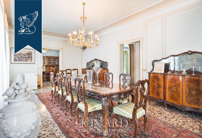 Image No.28-15 Bed Villa for sale