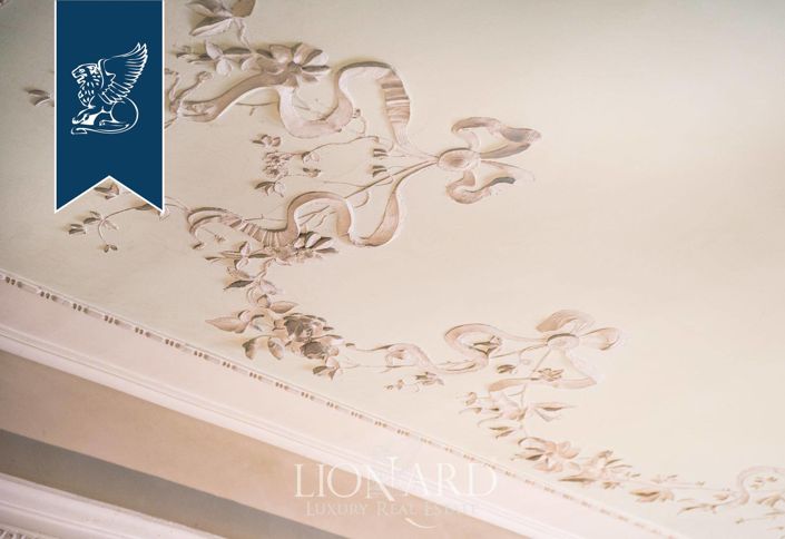 Image No.39-15 Bed Villa for sale