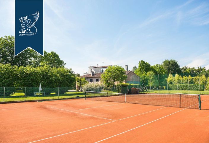 Image No.53-15 Bed Villa for sale