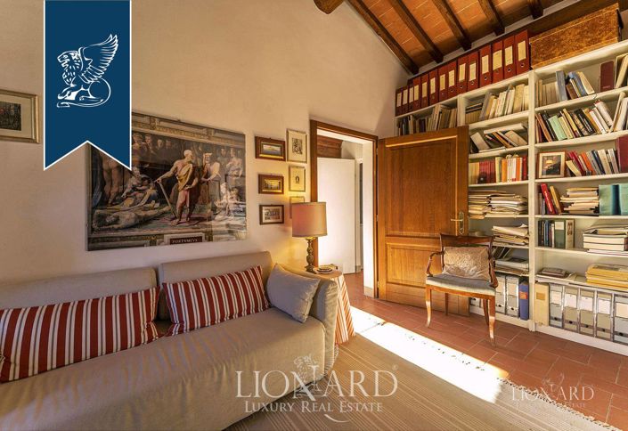 Image No.57-8 Bed Villa for sale