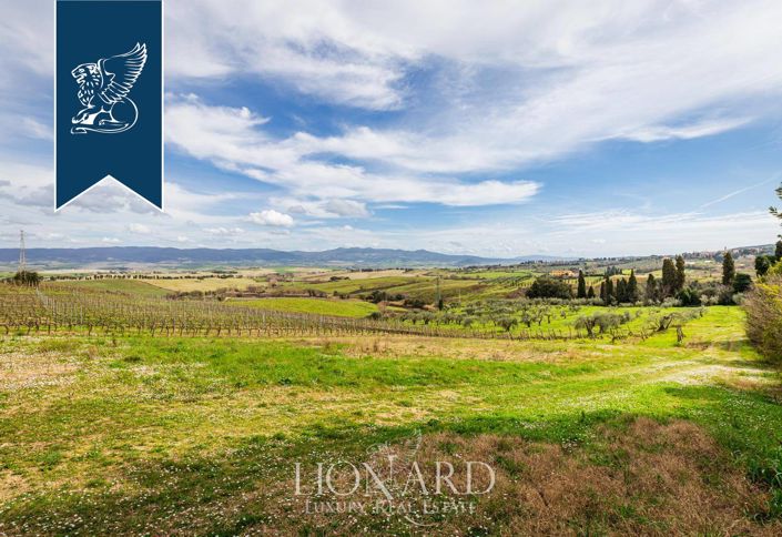 Image No.17-140 Bed Farmhouse for sale