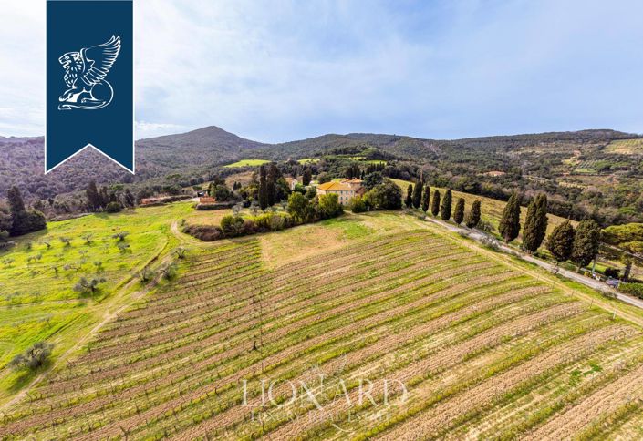 Image No.3-140 Bed Farmhouse for sale