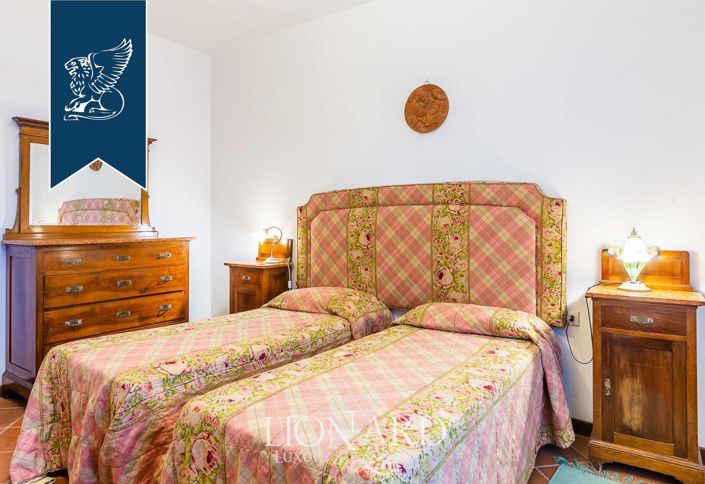 Image No.38-22 Bed Villa for sale