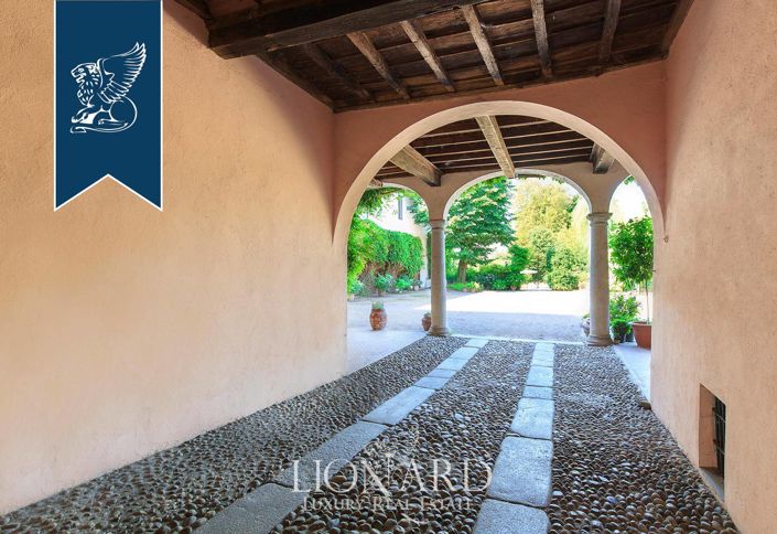 Image No.3-5 Bed Villa for sale