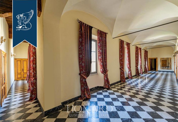 Image No.18-10 Bed Farmhouse for sale