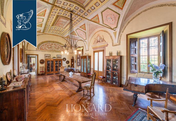 Image No.20-10 Bed Farmhouse for sale