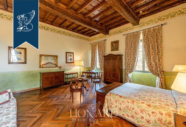 Image No.30-10 Bed Farmhouse for sale