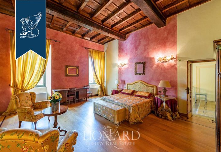 Image No.31-10 Bed Farmhouse for sale