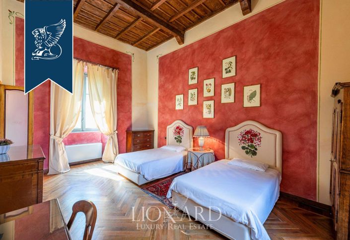 Image No.35-10 Bed Farmhouse for sale