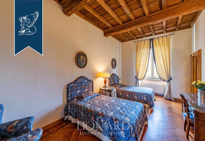 Image No.39-10 Bed Farmhouse for sale