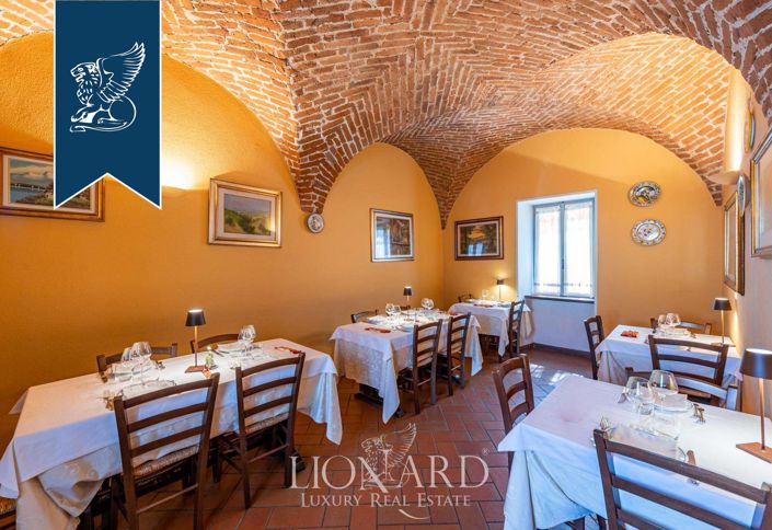 Image No.45-10 Bed Farmhouse for sale