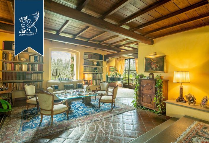 Image No.20-7 Bed Villa for sale